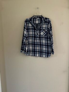 Sonoma women’s Navy and White Flannel Plaid Button 1/4 Down Shirt collared